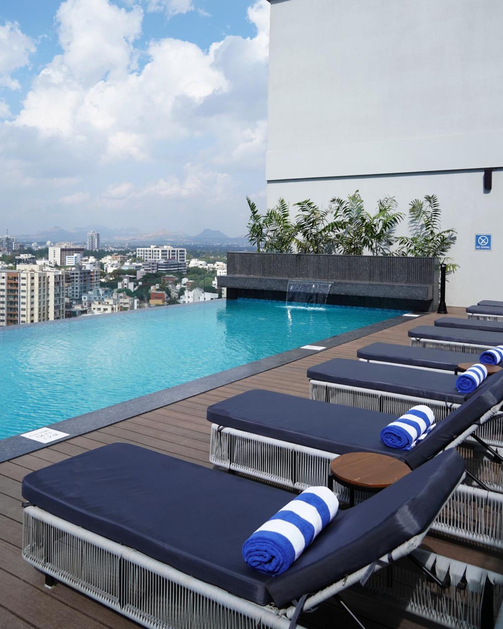 Four Points By Sheraton Nashik Bagian luar foto