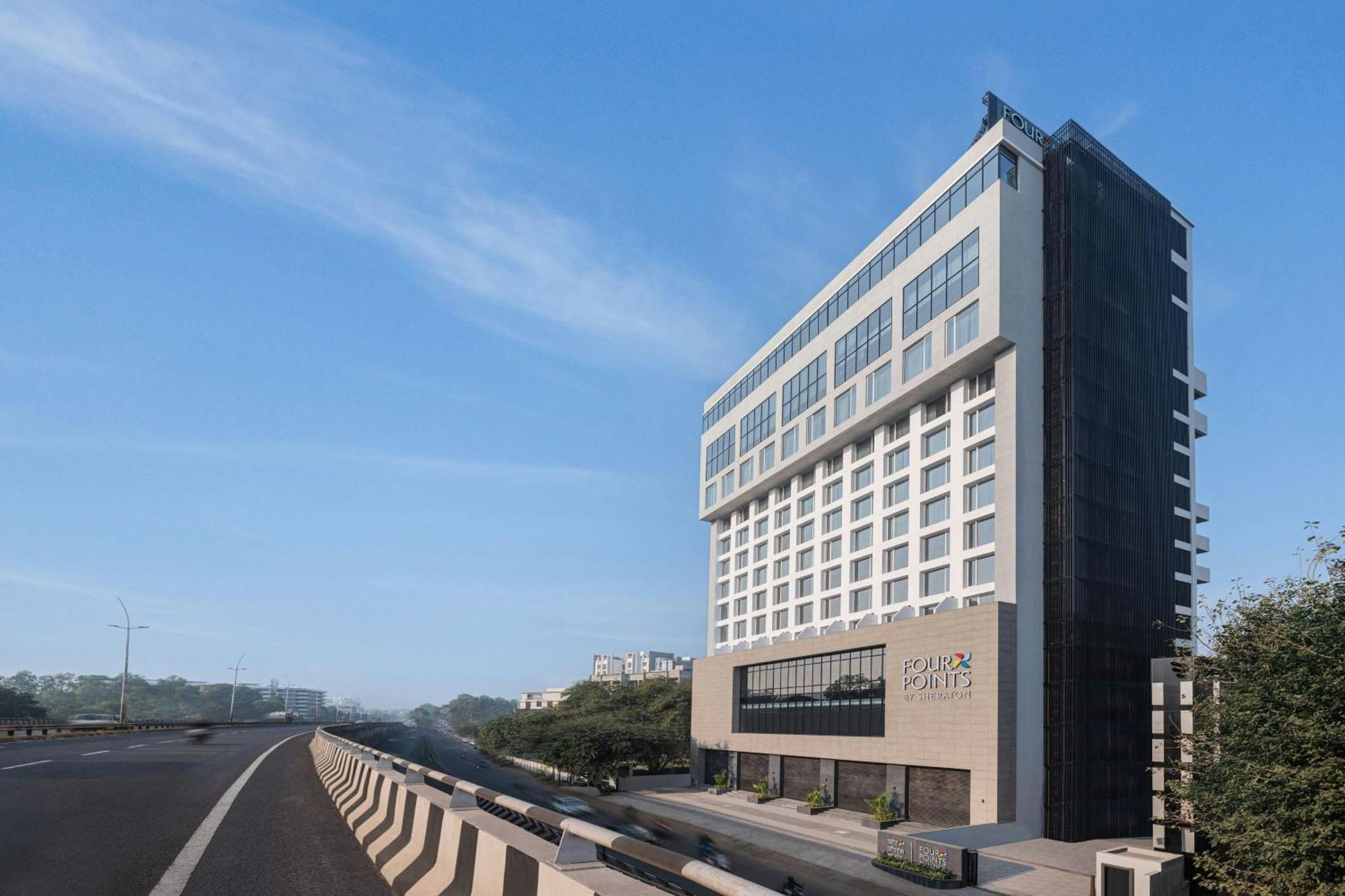 Four Points By Sheraton Nashik Bagian luar foto