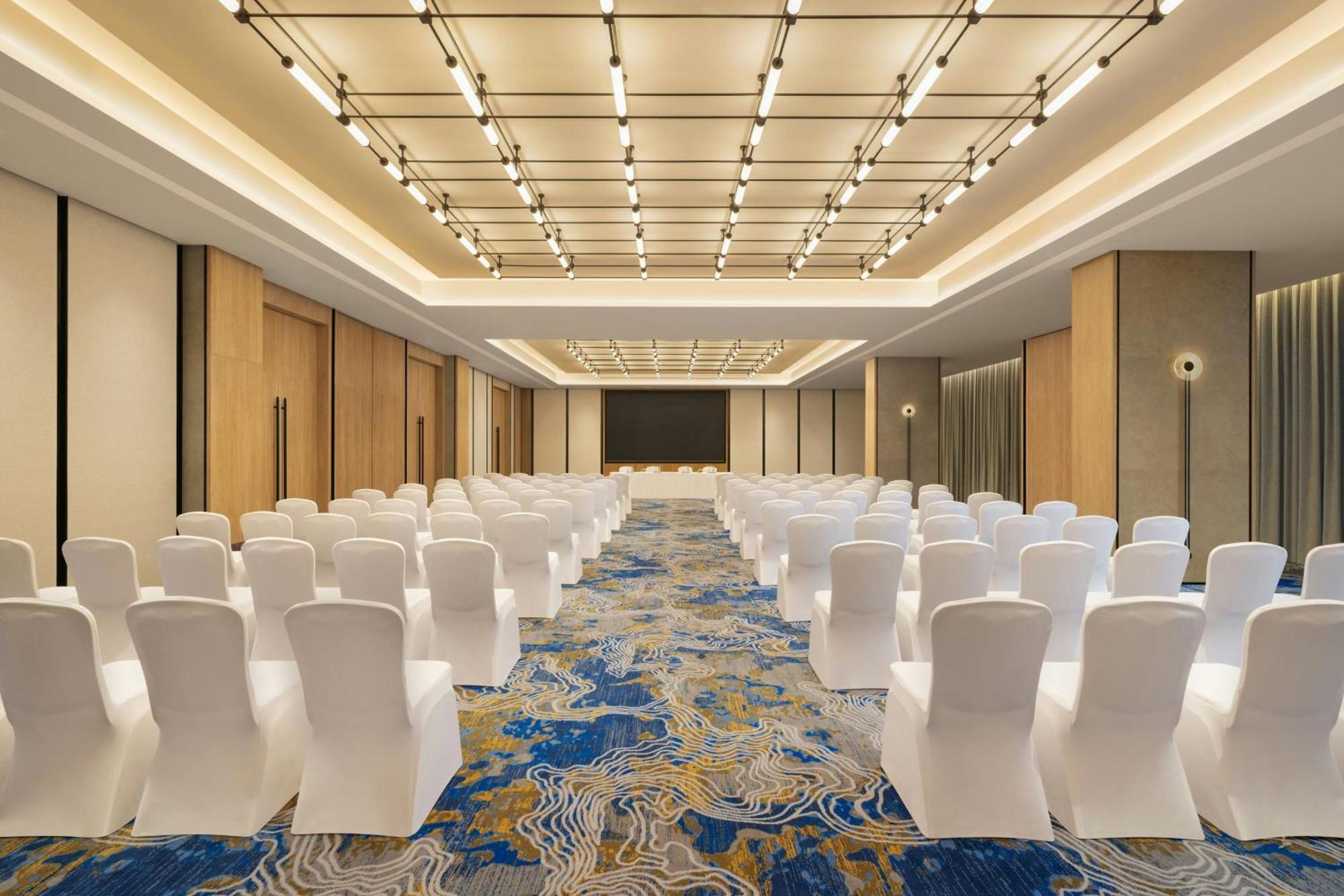 Four Points By Sheraton Nashik Bagian luar foto